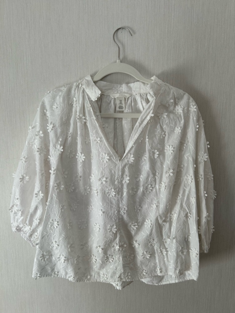 H&M White Floral Eyelet V-Neck Blouse